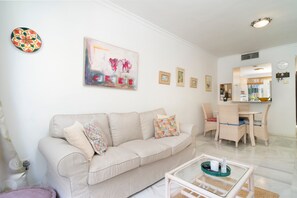 Living area - Vibrant Golf Valley Apartment with Terrace and Three Pools (Marbella)