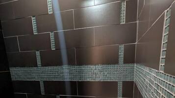 Towels, soap, shampoo, toilet paper