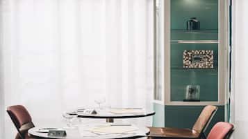 Apartment | Dining