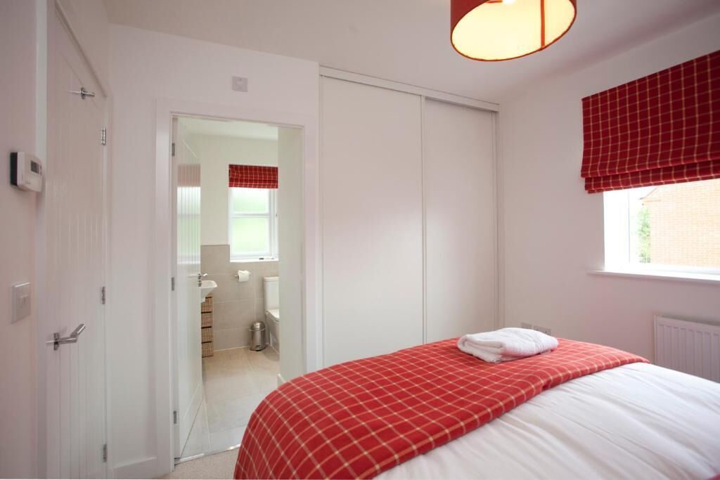 3 bedrooms, iron/ironing board, Internet, bed sheets