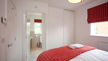 3 bedrooms, iron/ironing board, Internet, bed sheets