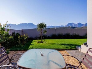 Deluxe Suite, 1 Bedroom, Patio, Courtyard View | Living area - Worcester the Karoo Guestrooms (Altona, Worcester)