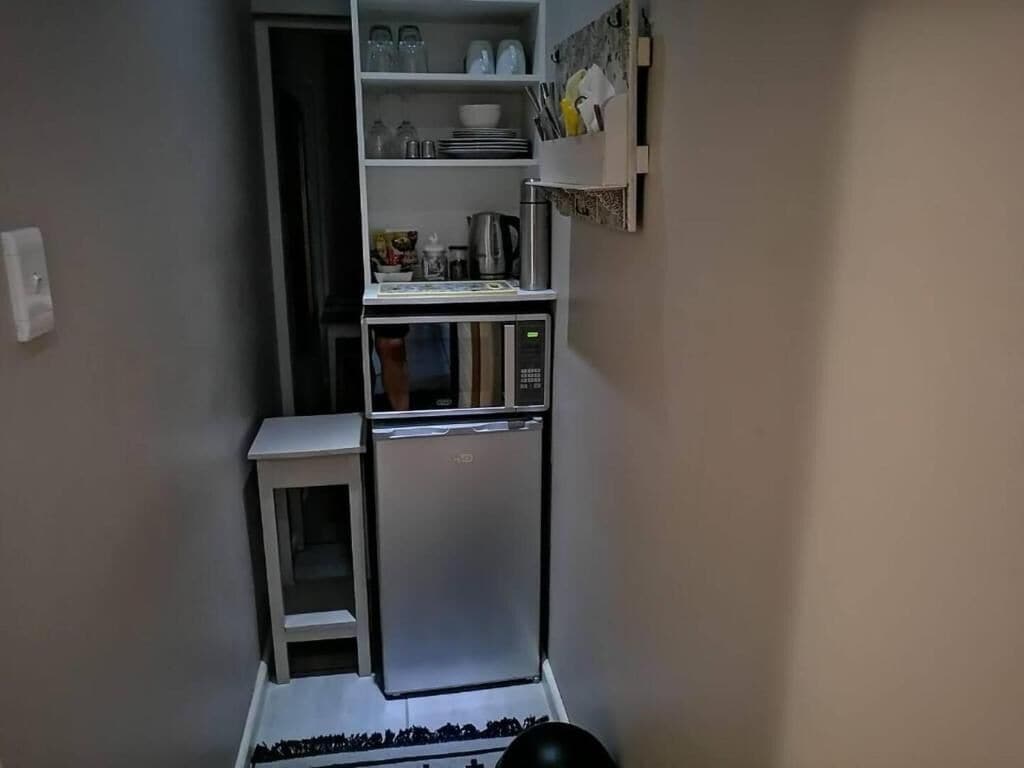 Standard-Doppelzimmer, Terrasse, Blick auf den Innenhof | Eigene Küche