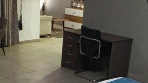 Junior Studio Suite, City View | Desk, laptop workspace, free WiFi