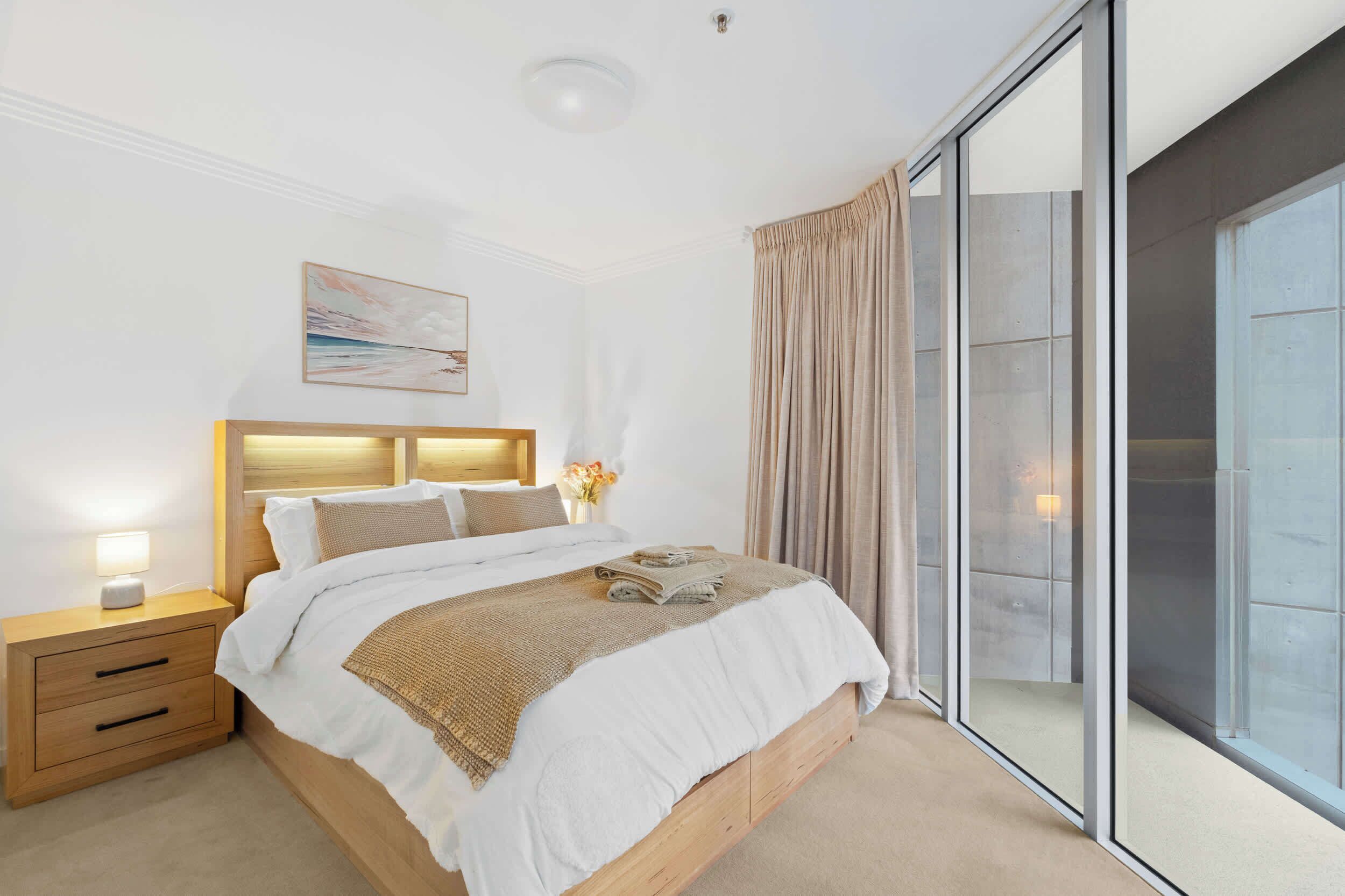 Urban Retreat 1bed-1bath-study-balcony-1car - 紐斯特德