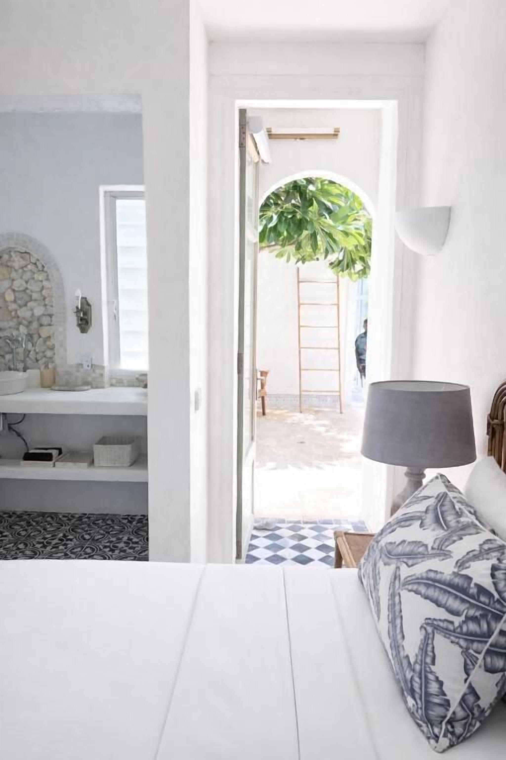 Deluxe-Doppelzimmer, Terrasse, Gartenblick | Zimmersafe, kostenloses WLAN