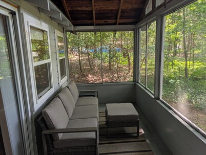 NEW! Jack-in-the-Pulpit - Cute and Cozy Cabin with Woodsy Nature Vibes! Includes Firepit Area, Grill, and Window A/C Unit! Perfect Getaway Location for Family and Friends!