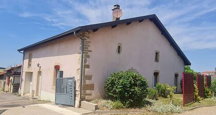Charming country cottage near Verdun (11 guests max)