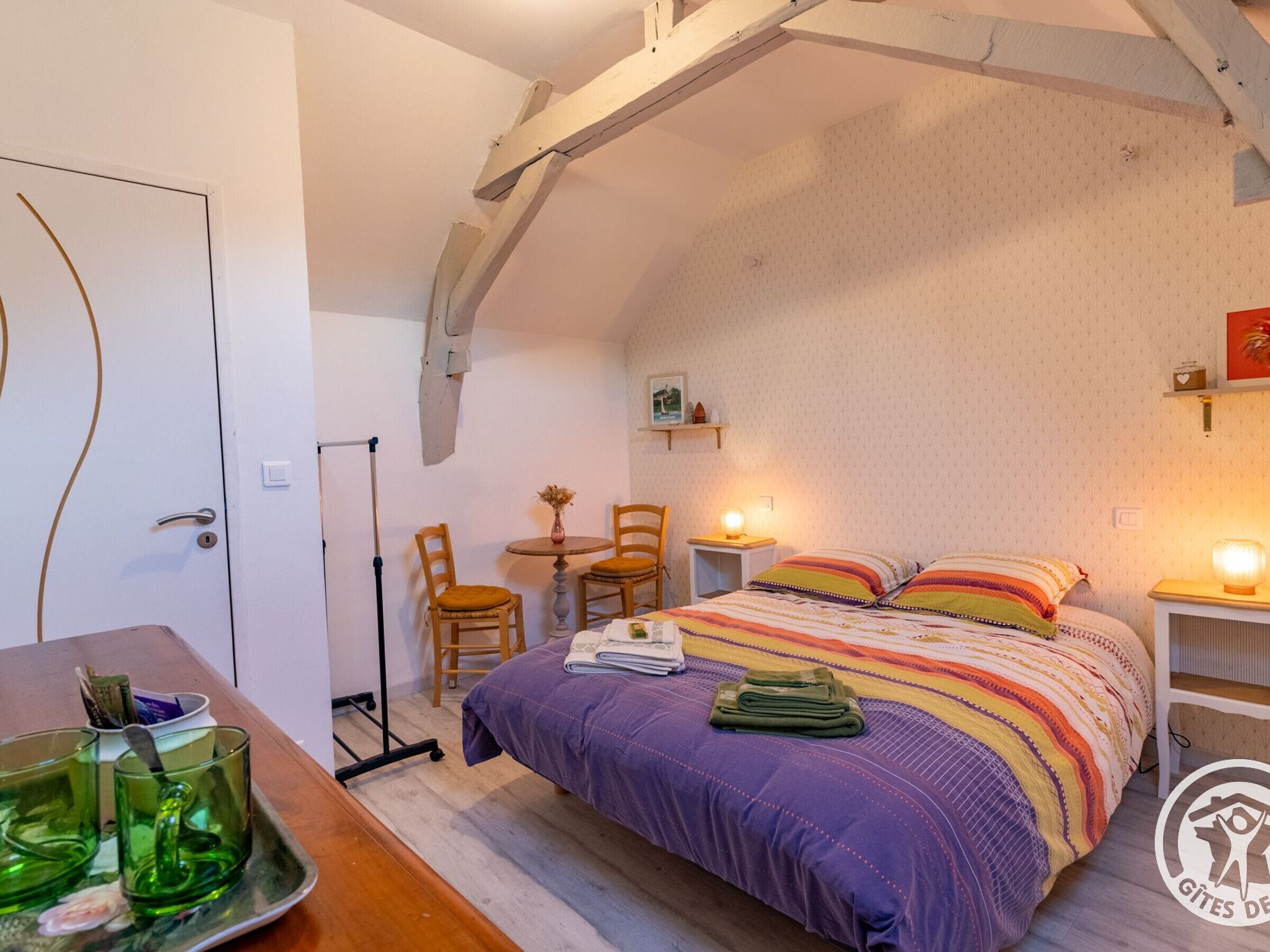 1 bedroom, bed sheets