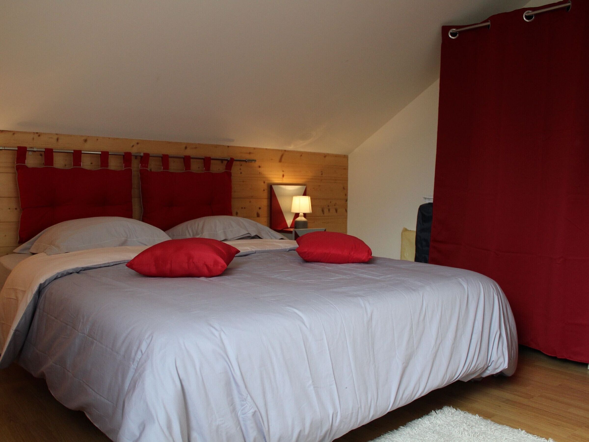 3 bedrooms, WiFi (free), bed sheets