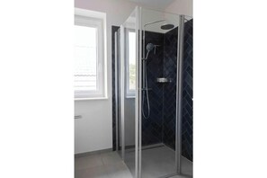 Bathroom - Vrbo Property (Sankt Peter-Ording)