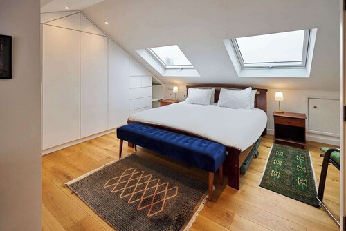 Host & Stay | Yellow House