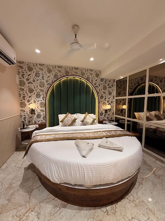 Premium Double Room | WiFi (free), bed sheets