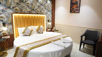 Deluxe Double Room | Living area