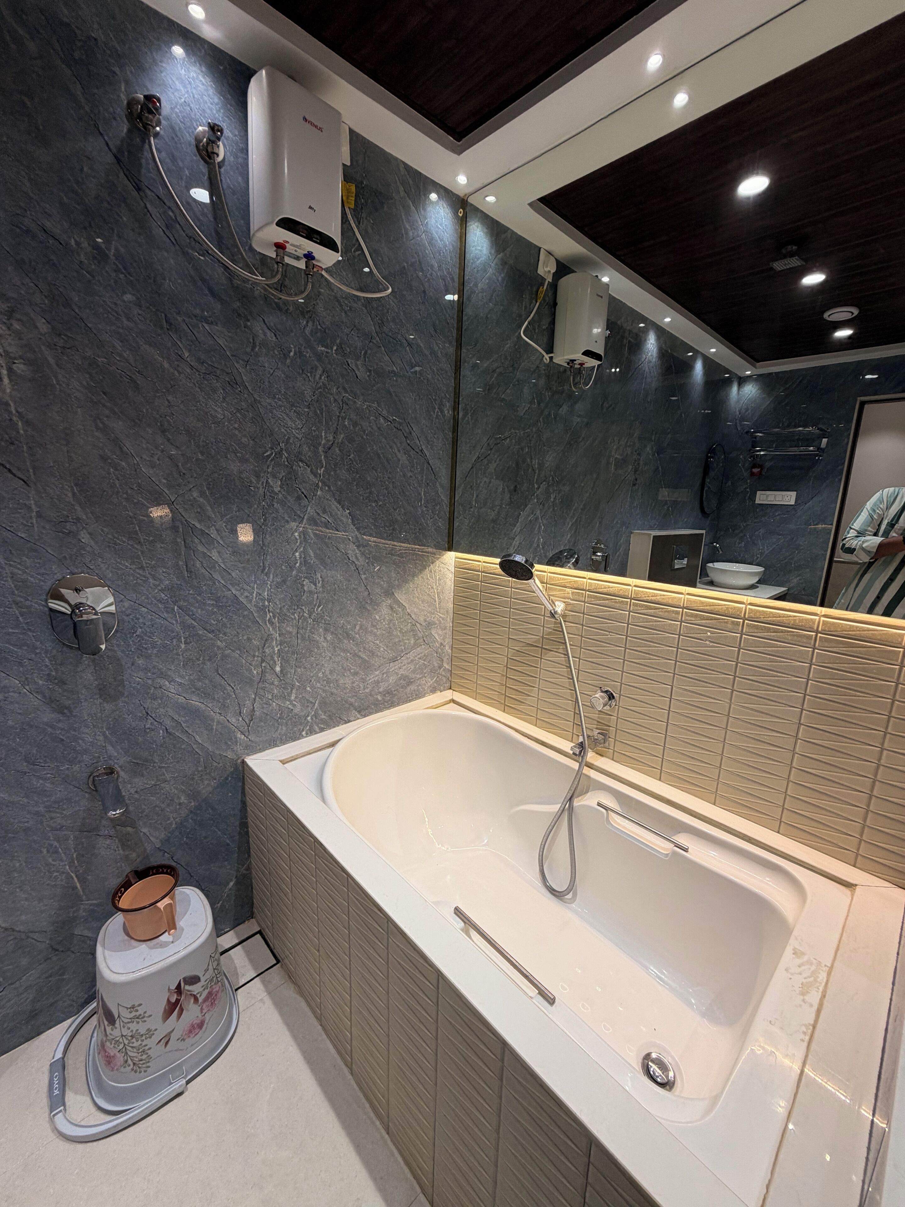 Suite | Bathroom | Free toiletries, soap