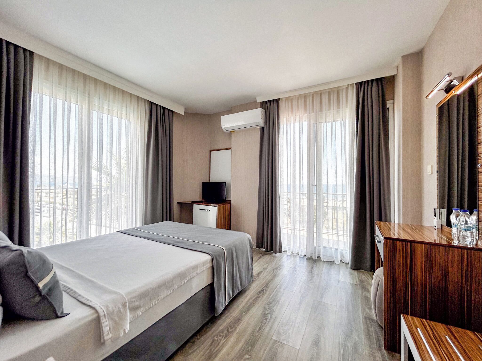 Standard Double Room, Balcony, Sea View | In-room safe, free WiFi
