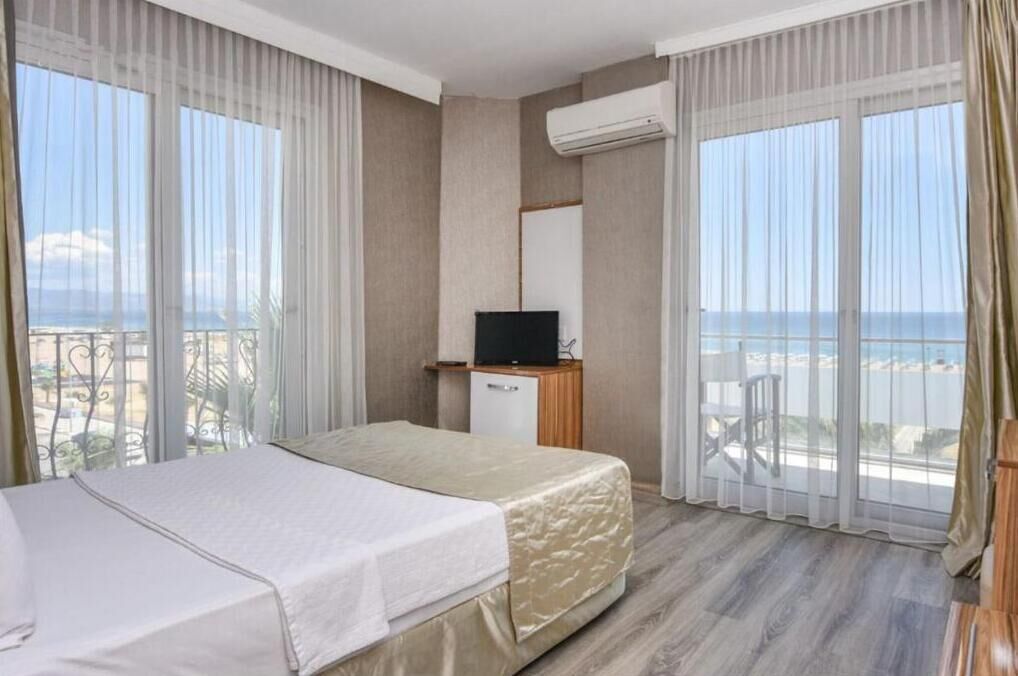Standard Double Room, Balcony, Sea View | In-room safe, free WiFi
