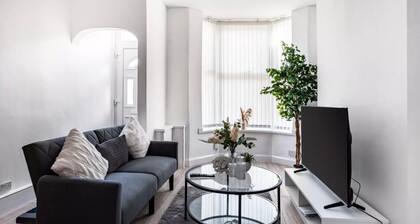 House Sleeps 3 With Garden