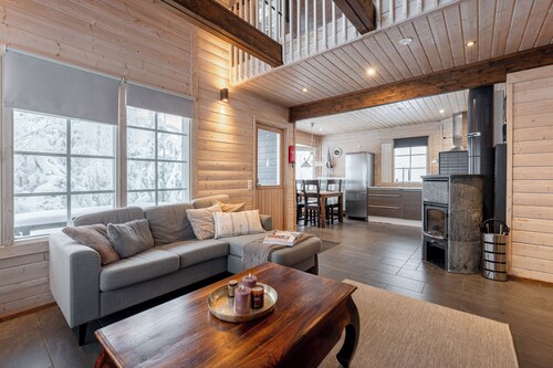 Cozy Cabin Retreat in Riihivuori