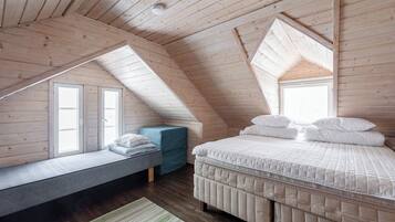Cabin, 2 Bedrooms, Mountain View | Iron/ironing board, free WiFi