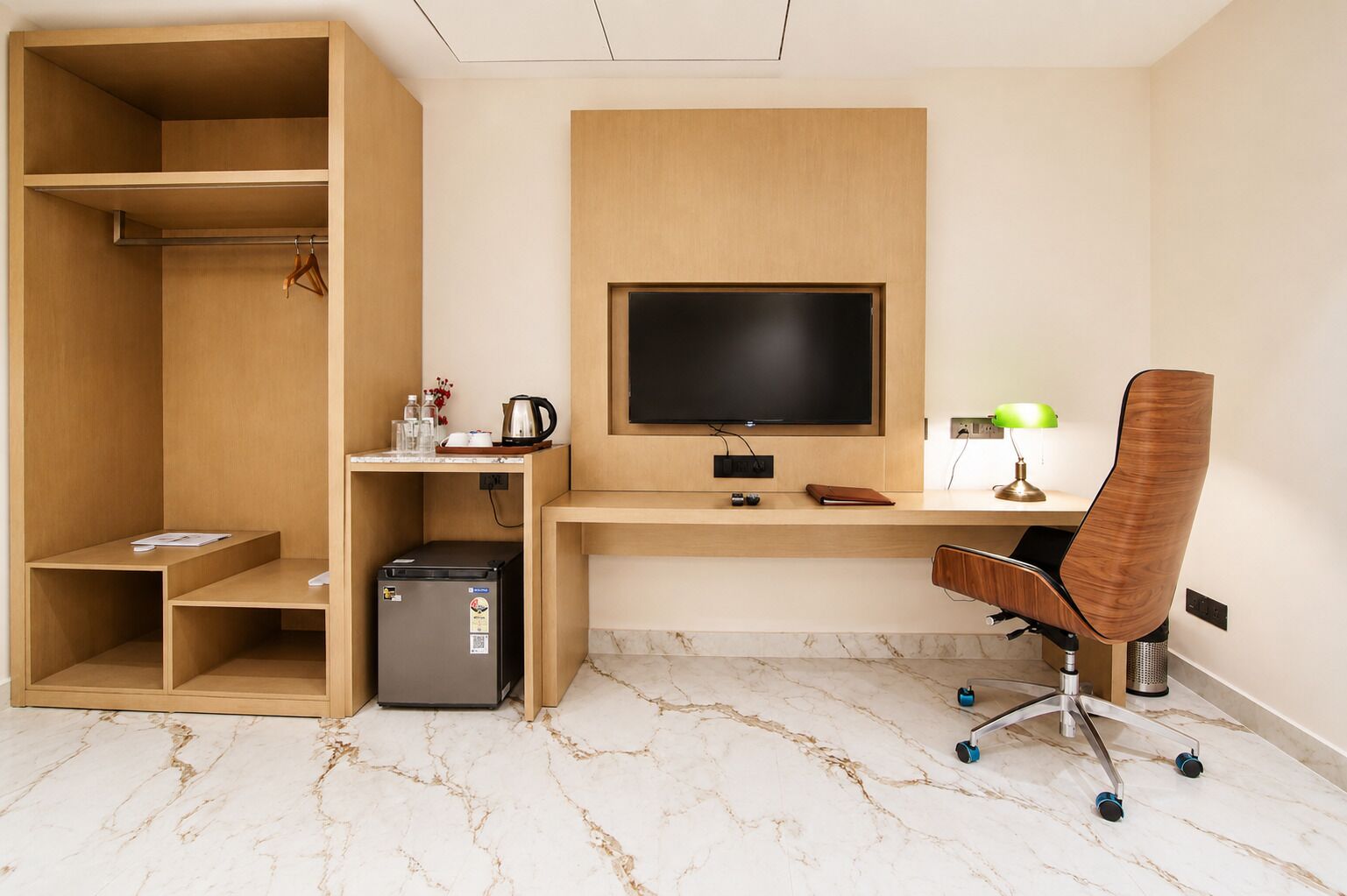 Desk, laptop workspace, free WiFi