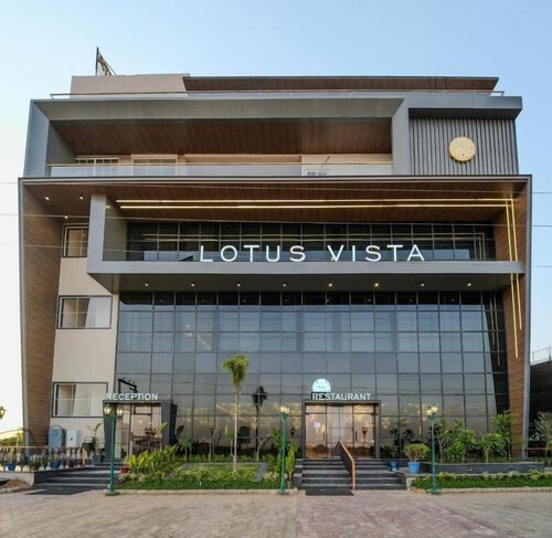 Hotel Lotus Vista