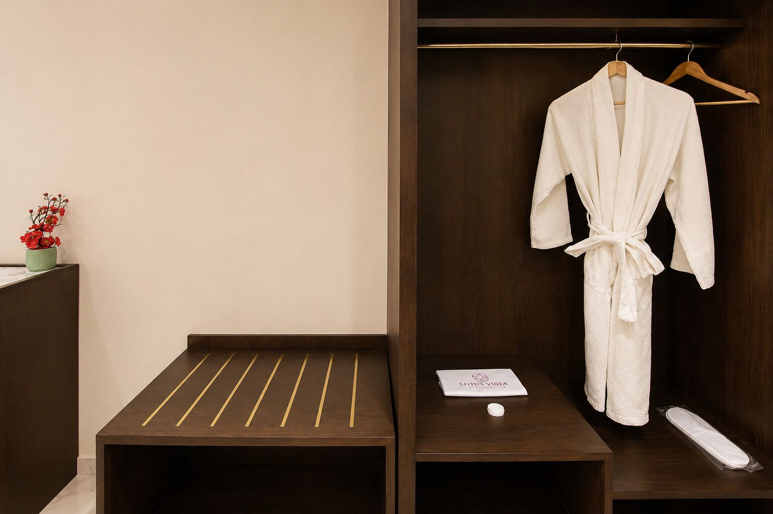  Lotus Platinum Suite Room | Una scrivania, postazione laptop, Wi-Fi gratuito