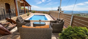 Villa Maria Christina With Private Pool in Crete