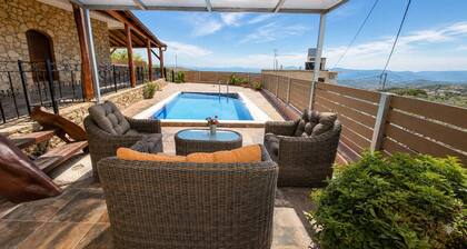 Villa Maria Christina With Private Pool in Crete