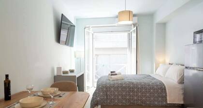 Studio 4 Kalamata - Bright Escape in the Centre