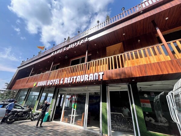 Exterior - Rahul Hotel & restaurant (Mussoorie)
