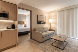 Living area - Downtown Kingsley Suites (Toronto)