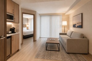 Living area - Downtown Kingsley Suites (Toronto)