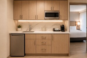 Room - Downtown Kingsley Suites (Toronto)