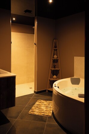 Spa - Vrbo Property (Valognes)