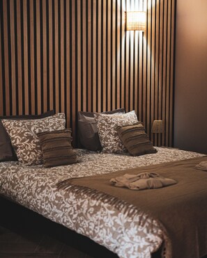 Room - Vrbo Property (Valognes)