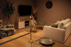 Living area - Vrbo Property (Valognes)