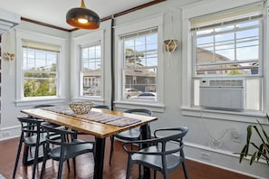 Dining - AC 6BR/2BA Quiet Island House Near Casinos (Atlantic City)