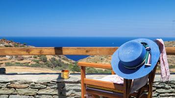2-Bedroom Apartment with Sea View , Kalma | Terrasse/Patio