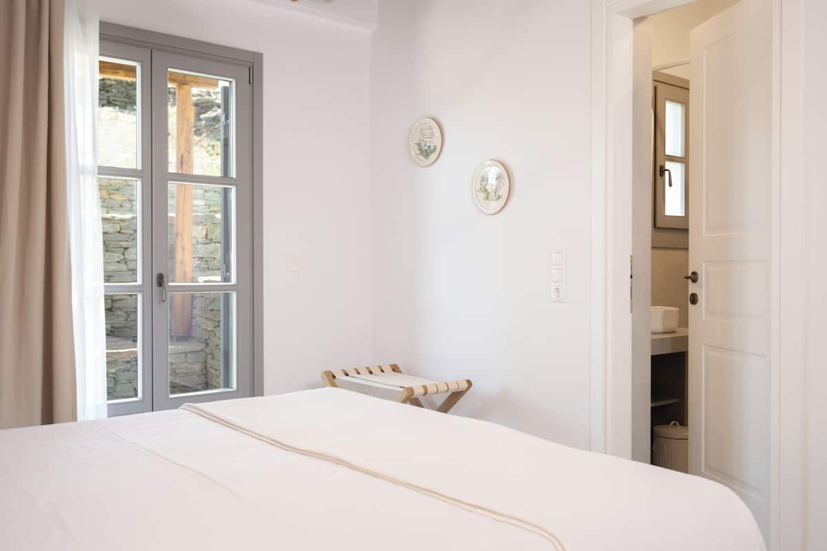 2-Bedroom Apartment with Sea View , Kalma | 房內夾萬、熨斗/熨衫板、免費 Wi-Fi、床單