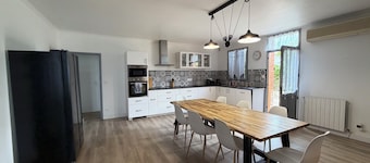 4-bedroom family home with a garden and easy parking, just outside Toulouse