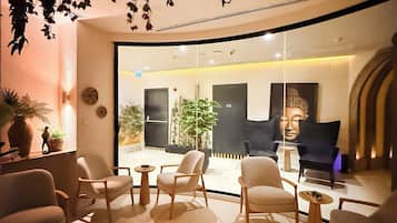 Sauna, bilik wap, perkhidmatan urut