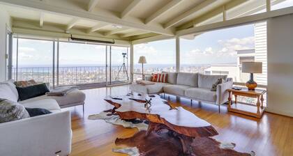 4 Mi to Beach! Ocean-view Group Haven in Honolulu