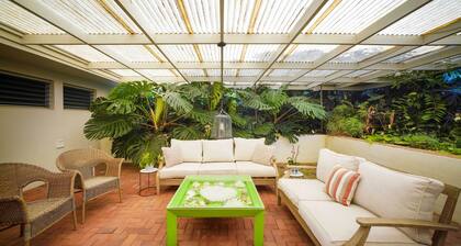 4 Mi to Beach! Ocean-view Group Haven in Honolulu