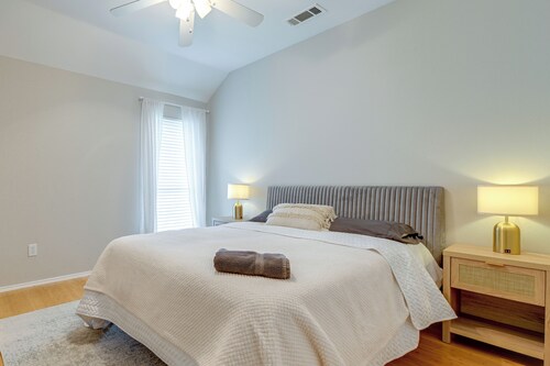 4 Mi to Toyota Stadium! Family Haven w/ Pool Oasis