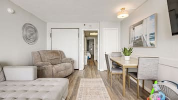 Apartment (1 Bedroom) | Interior