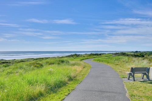 Ocean-view Condo, Hot Tub, Pool, Beach Access
