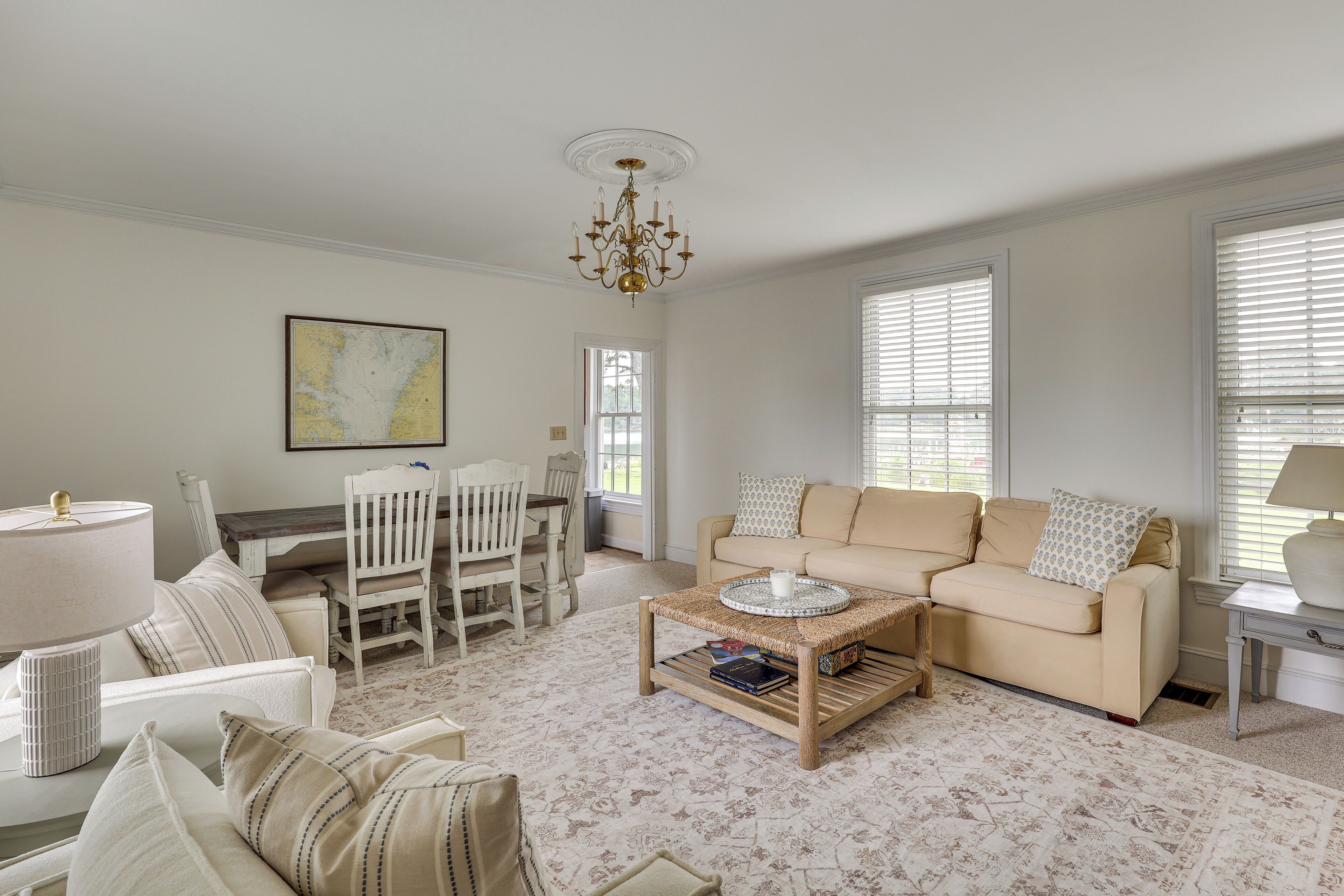 House (5 Bedrooms) | Interior