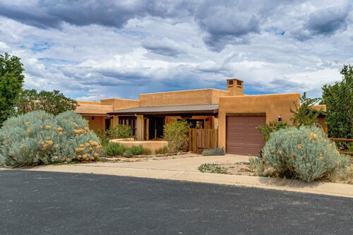 Adobe-style Home With Great Views!