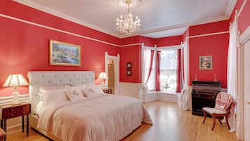 House (5 Bedrooms) | Interior